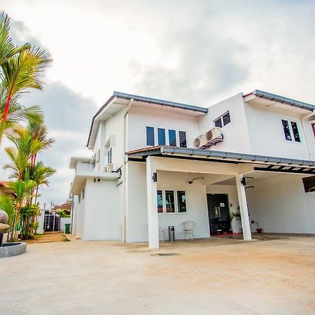 Kb50 Guesthouse Kuantan Exterior photo